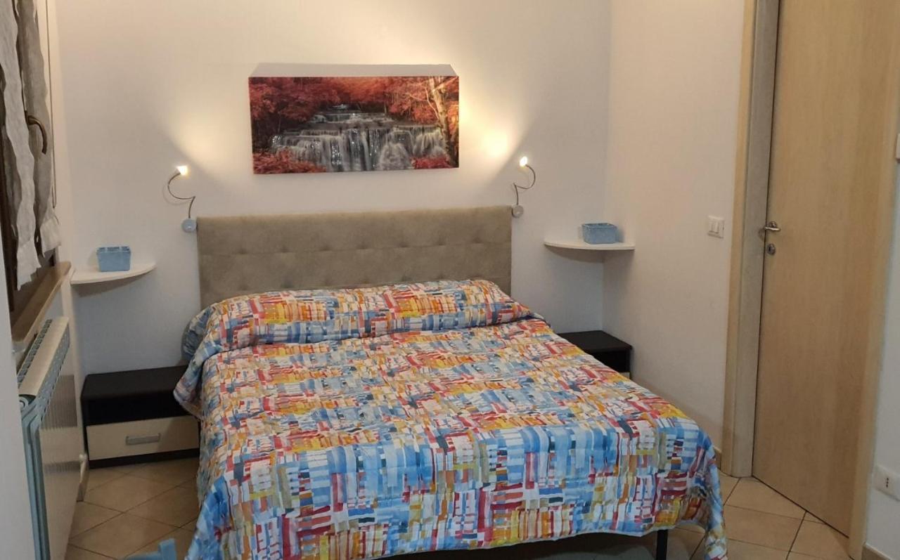 Sweet Home Chiaravalle Bagian luar foto